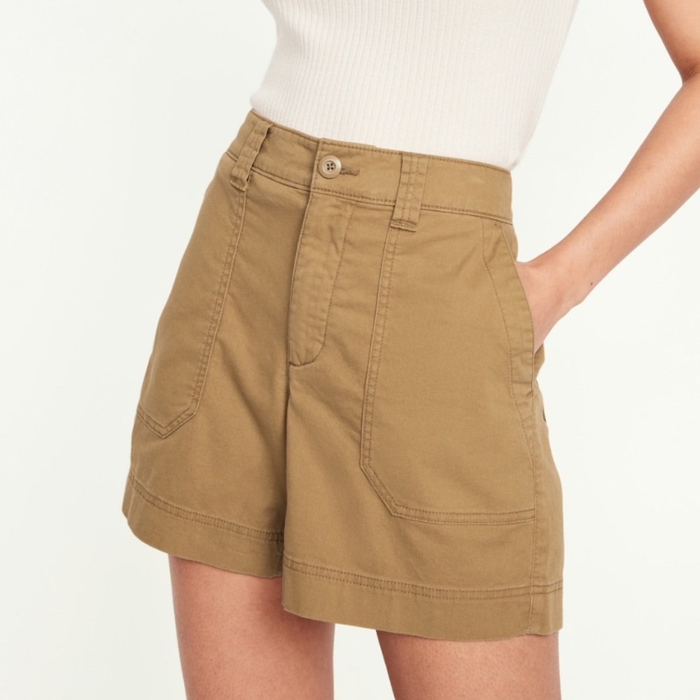 NWT- Old Navy- L. OG Chino Short